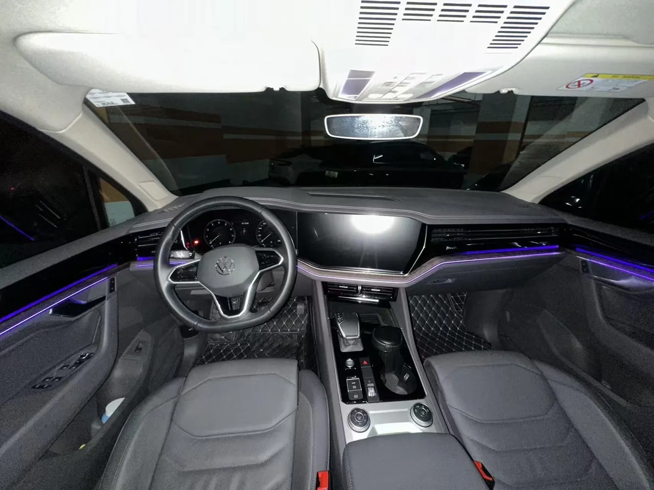 Volkswagen Touareg (Imported) 2022 Touareg 2.0TSI Sharp Edition Automatic Gear 5