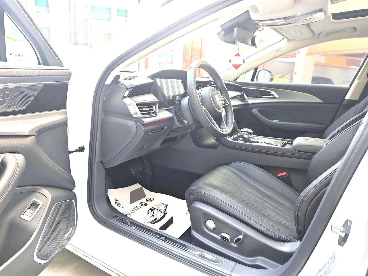 HongQi 2024 H5 2.0T Zhilian Qi Chang Edition Automatic Gear 4