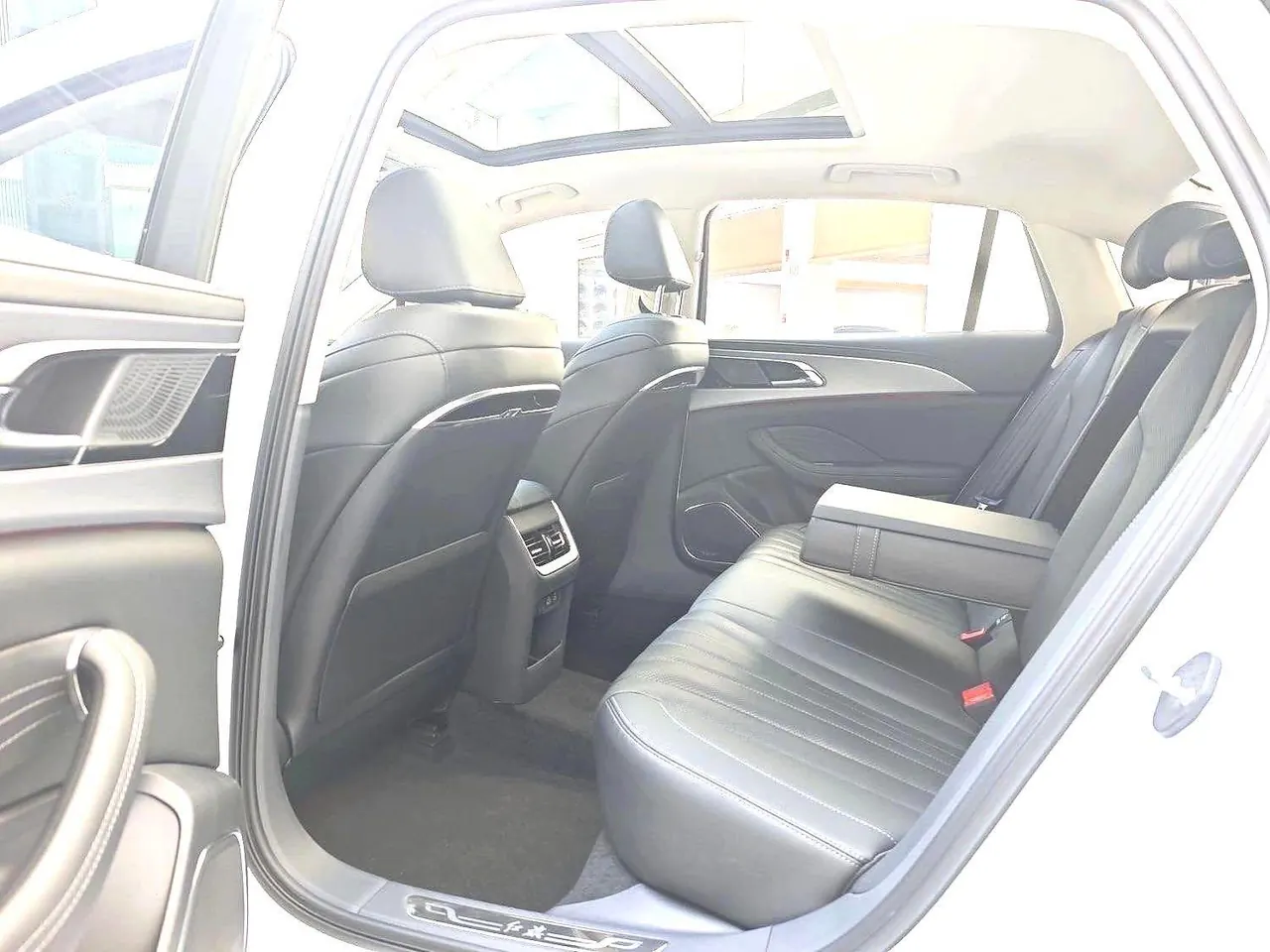 HongQi 2024 H5 2.0T Zhilian Qi Chang Edition Automatic Gear 6
