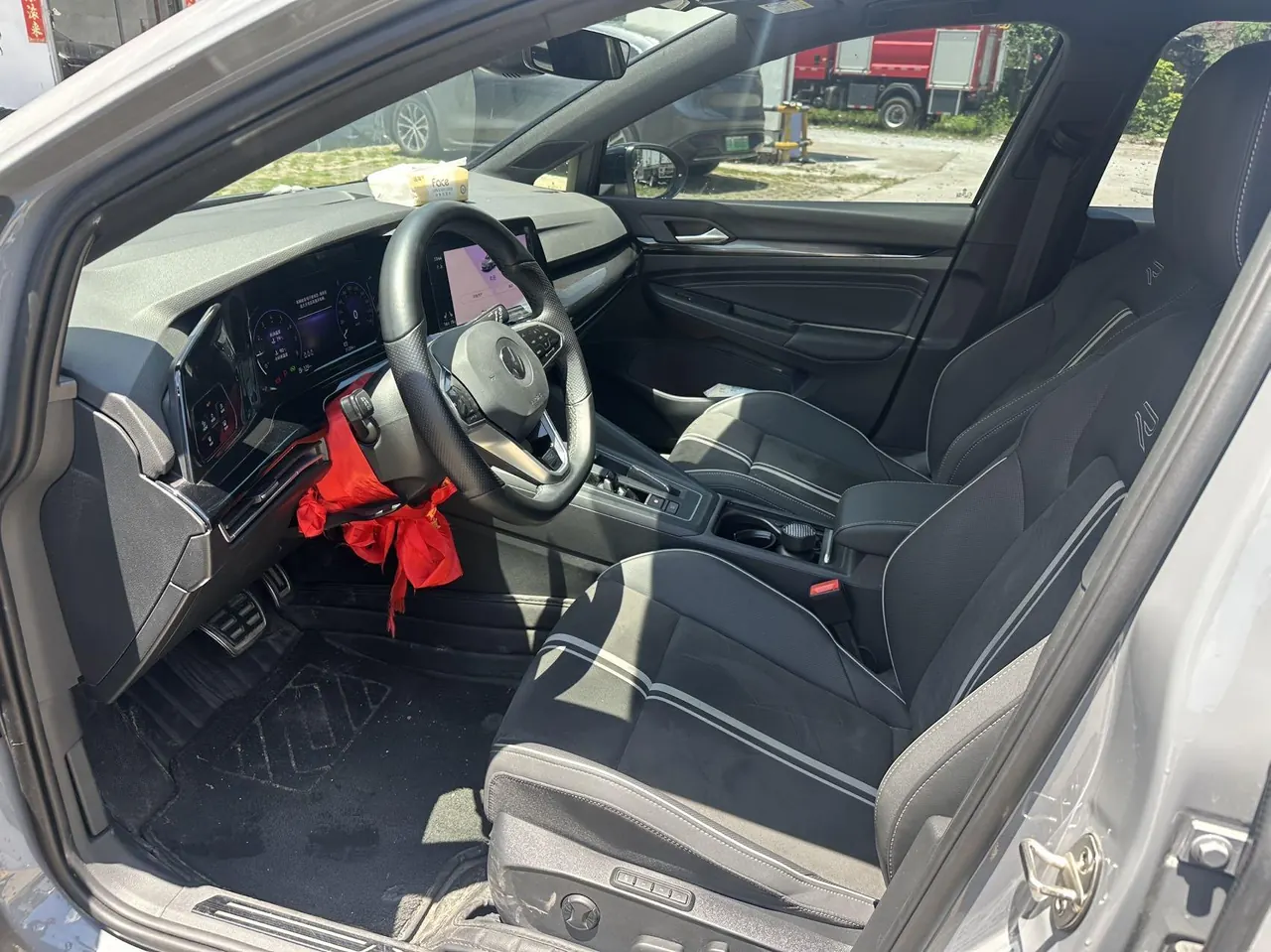 Volkswagen 2021 Golf 8 R-Line 1.4TSI 280TSI Automatic 3