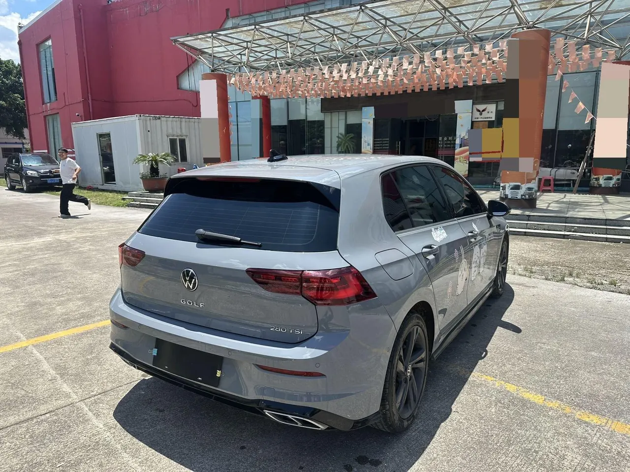 Volkswagen 2021 Golf 8 R-Line 1.4TSI 280TSI Automatic 5