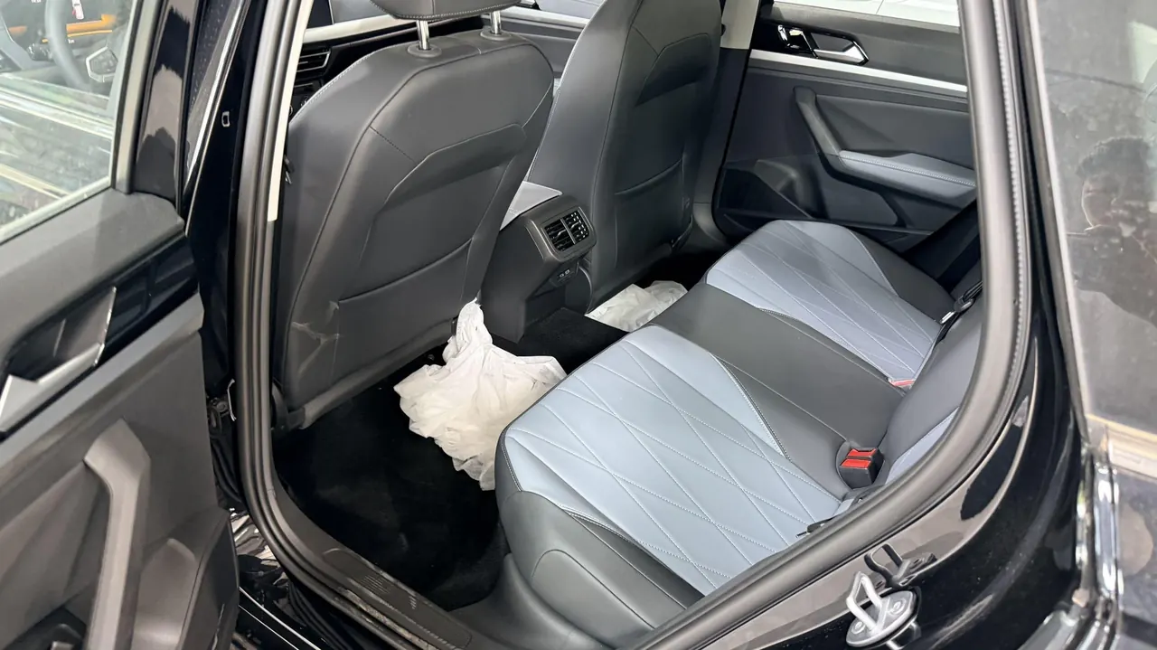 Volkswagen 2026 LaVida 1.5 Star 5 Million Edition Automatic Gear 3