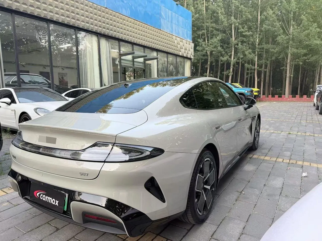 MI 2024 SU 7 700km Rear Drive Long Endurance Smart Driving Edition Automatic Gear 9