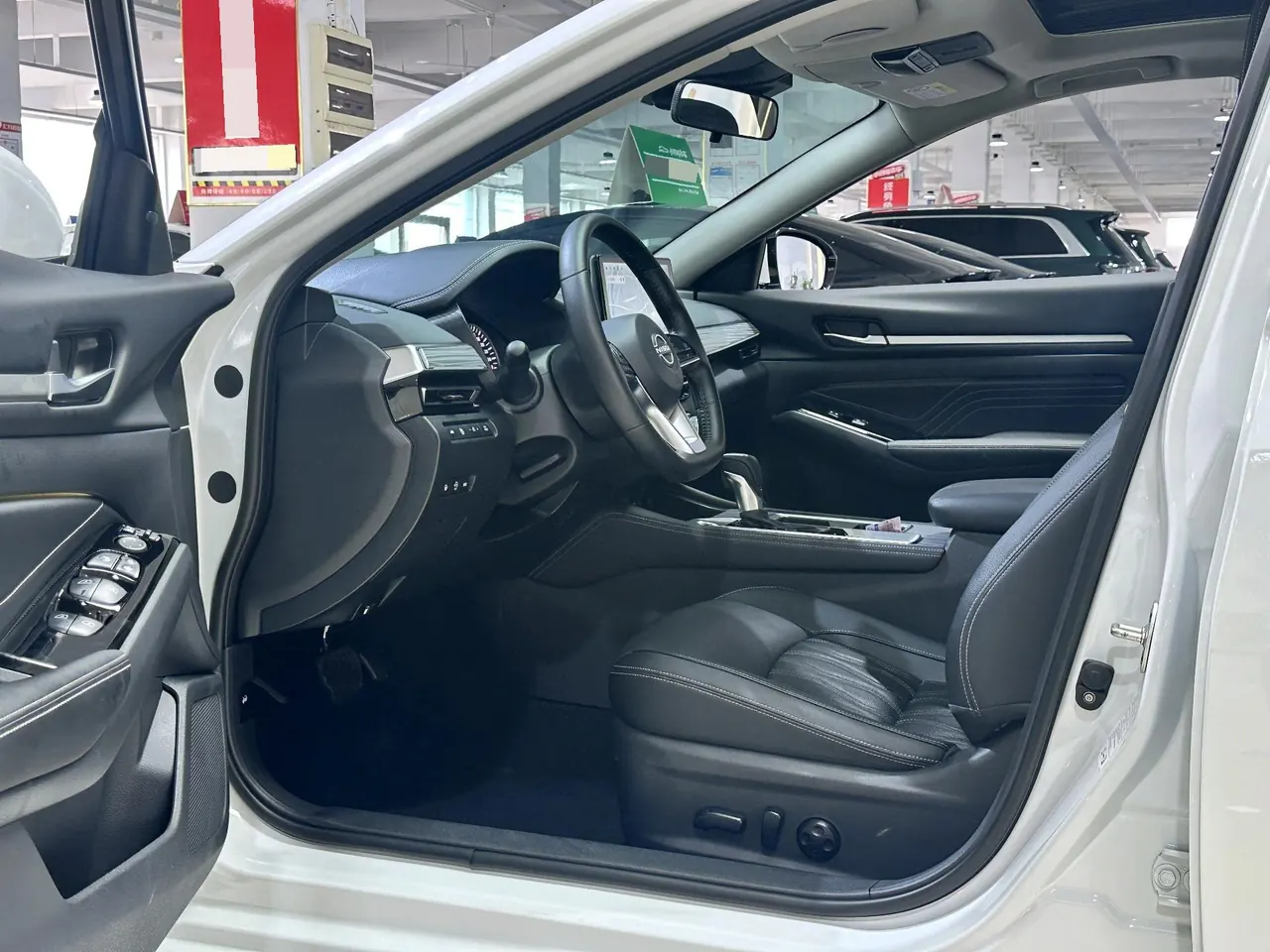 Nissan 2022 Teana 2.0T Stepless XL Enjoying Automatic Gear 5