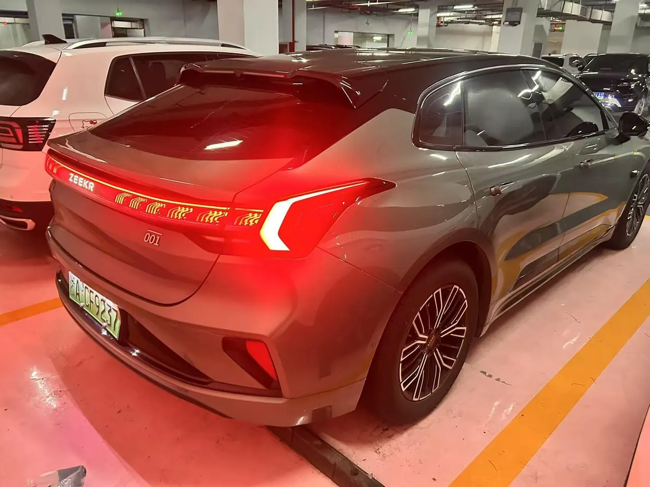 Zeekr 2024 Zeekr 001 ME Edition 100kWh Four-wheel Drive Automatic Gear 3