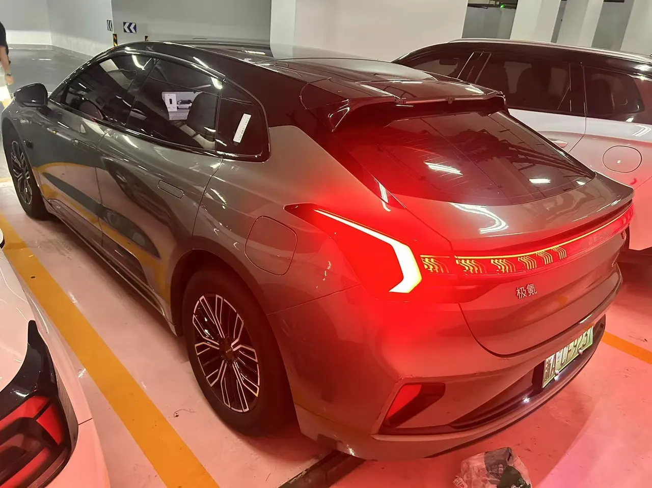Zeekr 2024 Zeekr 001 ME Edition 100kWh Four-wheel Drive Automatic Gear 4