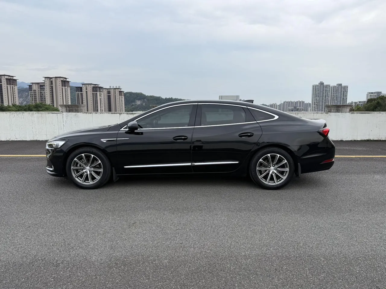 Buick 2021 LaCrosse 2.0T 652T Luxury Automatic 3