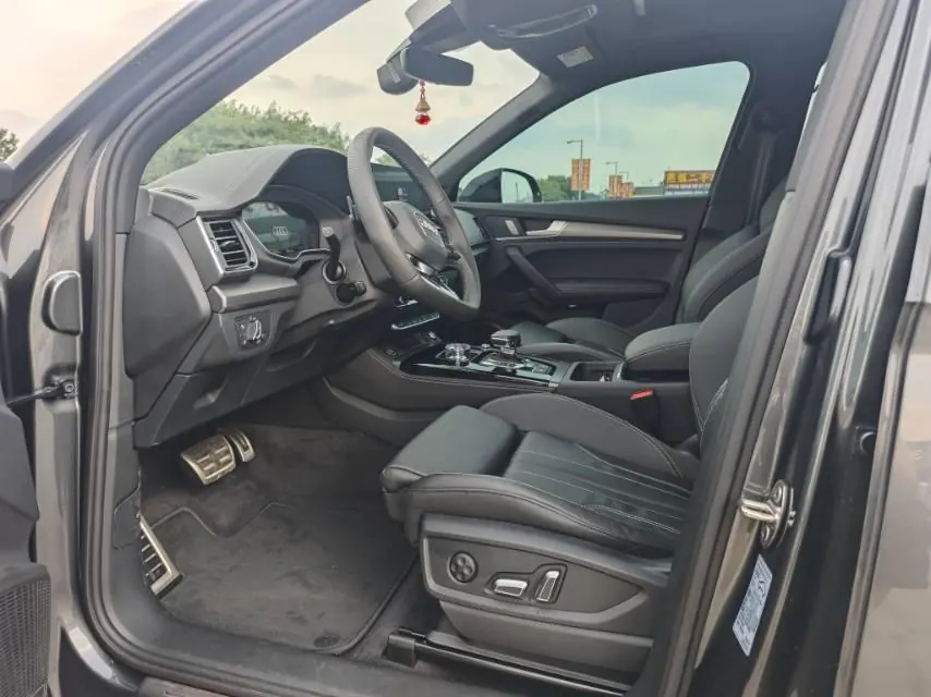 Audi 2024 Q5L 2.0TFSI 45TFSI luxury dynamic automatic transmission 4