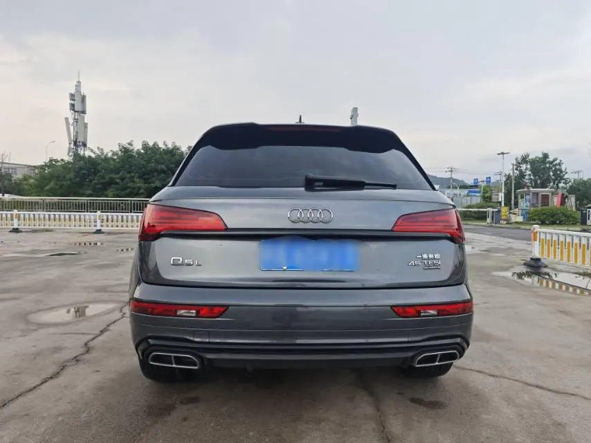 Audi 2024 Q5L 2.0TFSI 45TFSI luxury dynamic automatic transmission 8