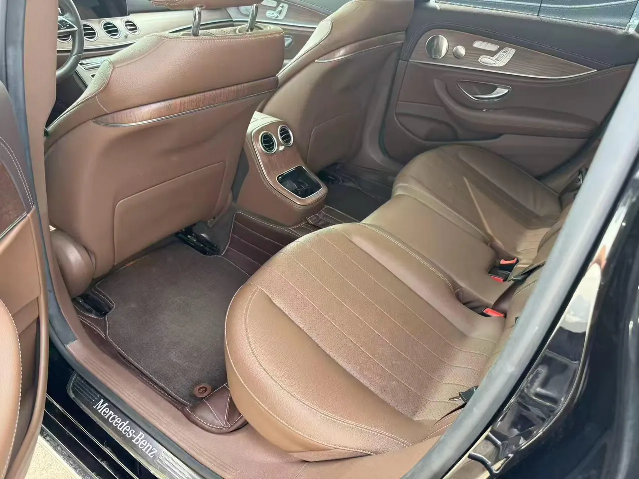 Mercedes Benz E Class 2021 E 300 L 2.0T Luxury Automatic Gear 3