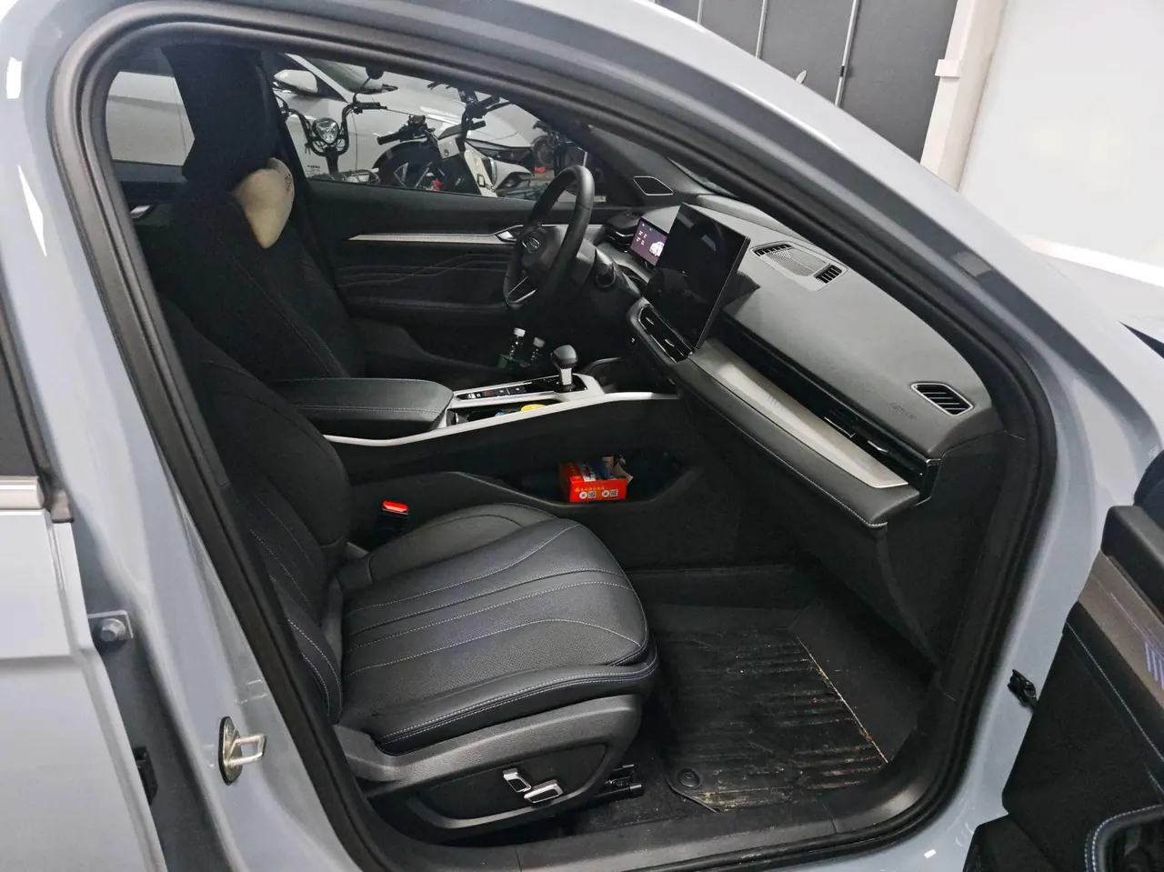 Geely 2025 Star Rui 1.5TD Oriental Obsidian Kunlun Edition Automatic Gear 5