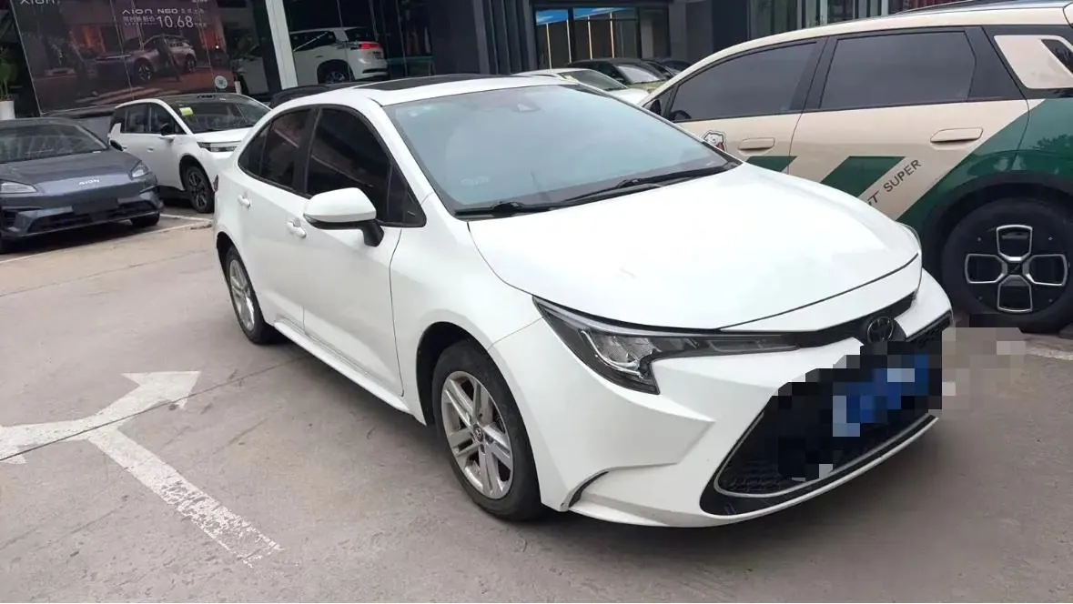 Toyota 2022 Lei Ling 1.2T Stepless 185T Deluxe Automatic Gear 2