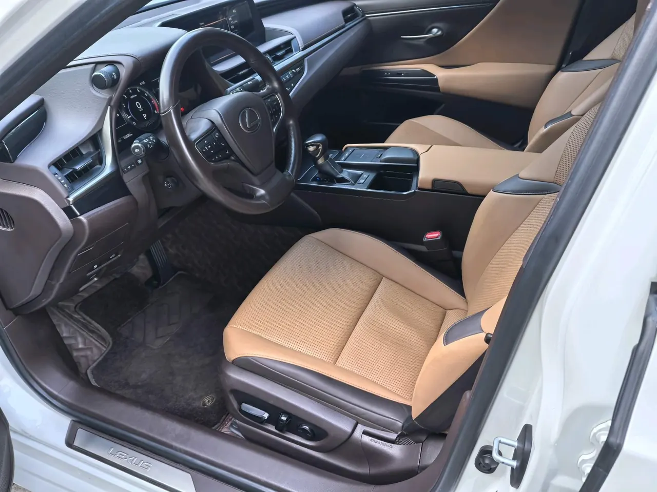 Lexus ES (Imported) 2020 ES200 2.0 Stepless Premium Edition Automatic Gear 7