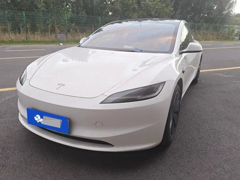 Tesla 2025 Model 3 Rear-Wheel-Drive Edition (facelift) Automatic Transmission - View 1