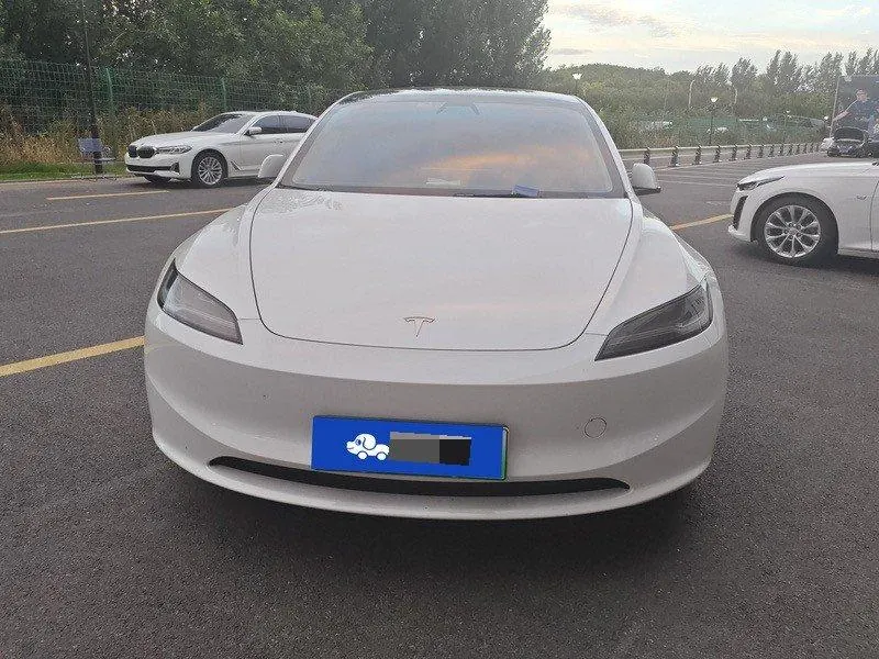 Tesla 2025 Model 3 Rear-Wheel-Drive Edition (facelift) Automatic Transmission 2