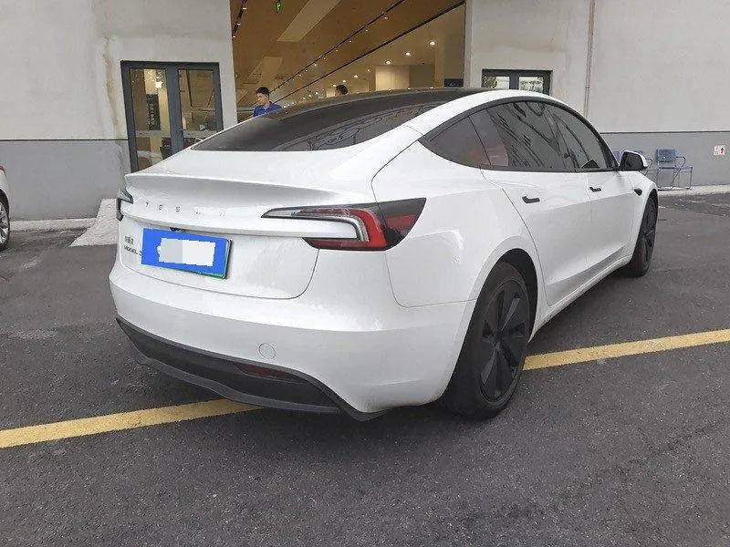 Tesla 2025 Model 3 Rear-Wheel-Drive Edition (facelift) Automatic Transmission 3
