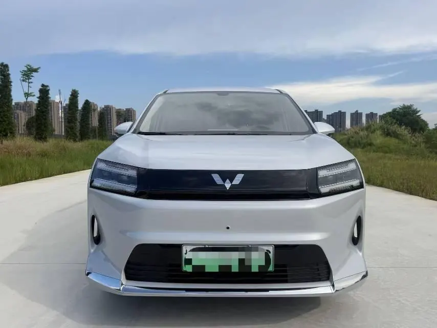 WuLing 2025 Starlight 730 500km Luxury Automatic Gear 2