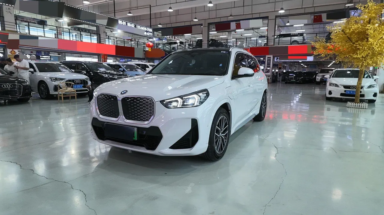 Open image lightbox: BMW 2026 iX1 eDrive25L eDrive25L m sports suit automatic gear