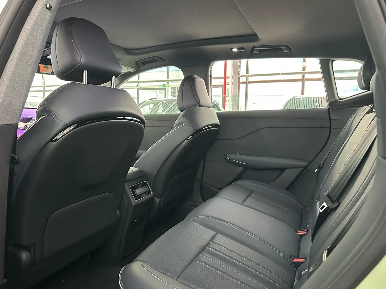 Voyah 2024 bosom friend long endurance intelligent version of automatic transmission 8