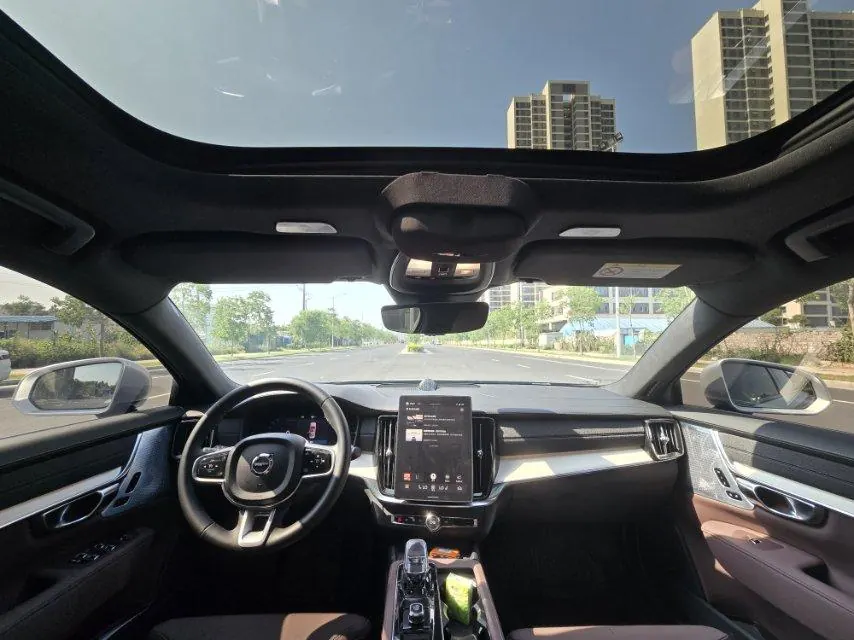 Volvo S90 New Energy 2026 S90 PHEV 2.0T T8 Four-wheel Drive Long Endurance Zhiyuan Deluxe Edition Automatic Gear 5