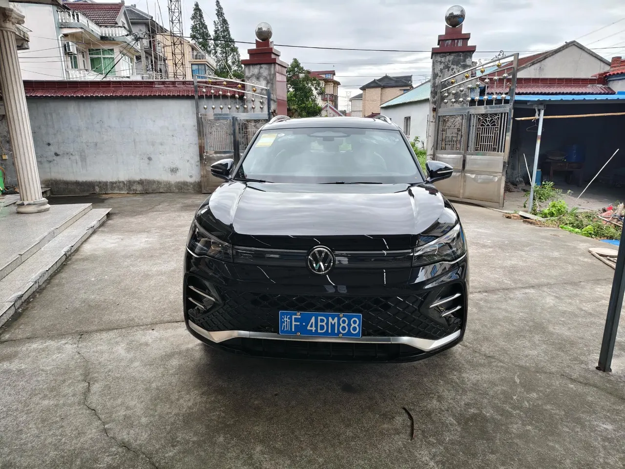Volkswagen 2026 Tiguan L PRO 2.0TSI 380TSI Two-Drive R-Line Pilot Edition Automatic Gear 3