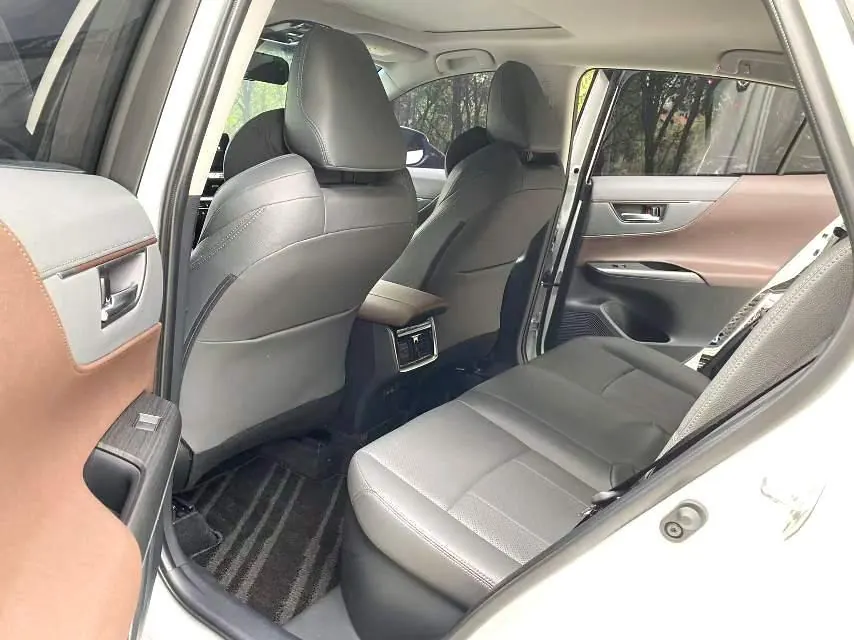 Toyota 2023 LingFang Dual Engine 2.5 Stepless Four-wheel Drive Deluxe Edition Automatic Gear 9