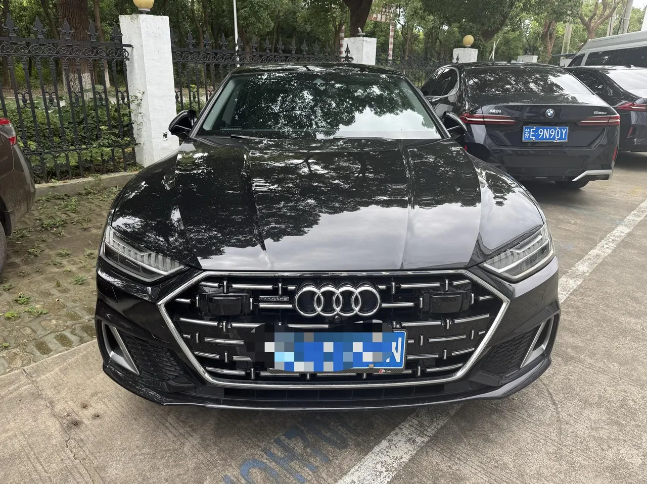 Audi 2024 A7L 2.0TFSI 45TFSI Quattro Luxury Automatic 2