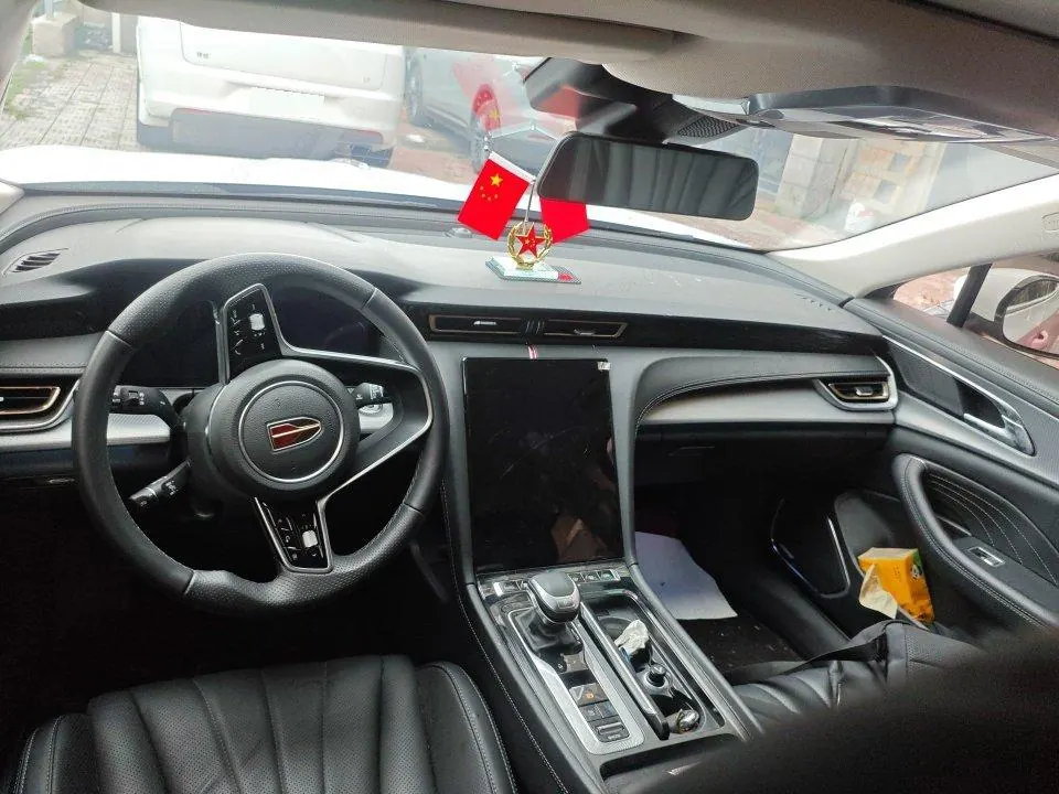 HongQi 2024 H5 2.0T Zhilian Qi Chang Edition Automatic Gear 2