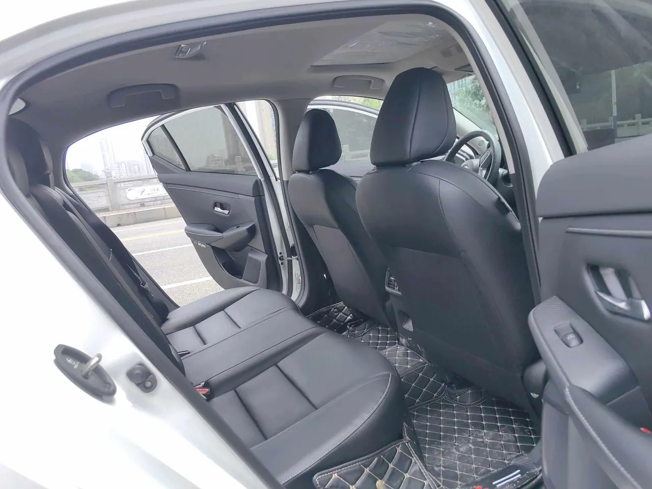 Nissan 2026 Sylphy 1.6 Stepless Pleasant Edition Automatic Gear 9