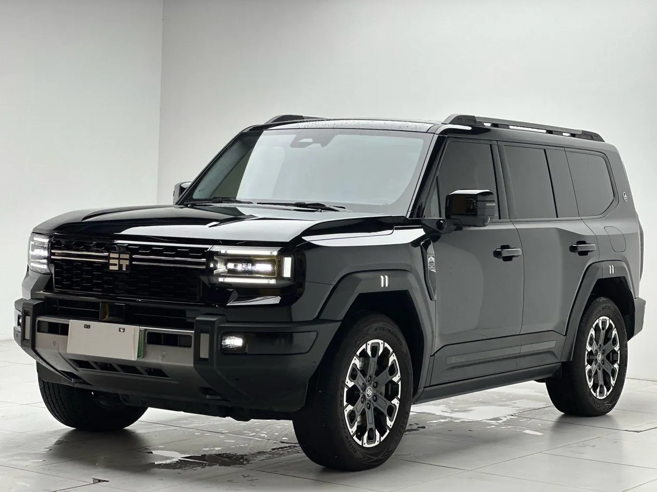 打开图片灯箱:Jetour vertical and horizontal 2025 G700 CDM-O 2.0T enjoy the version of 6 automatic gear