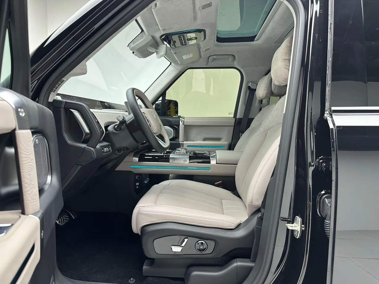 Jetour vertical and horizontal 2025 G700 CDM-O 2.0T enjoy the version of 6 automatic gear 3