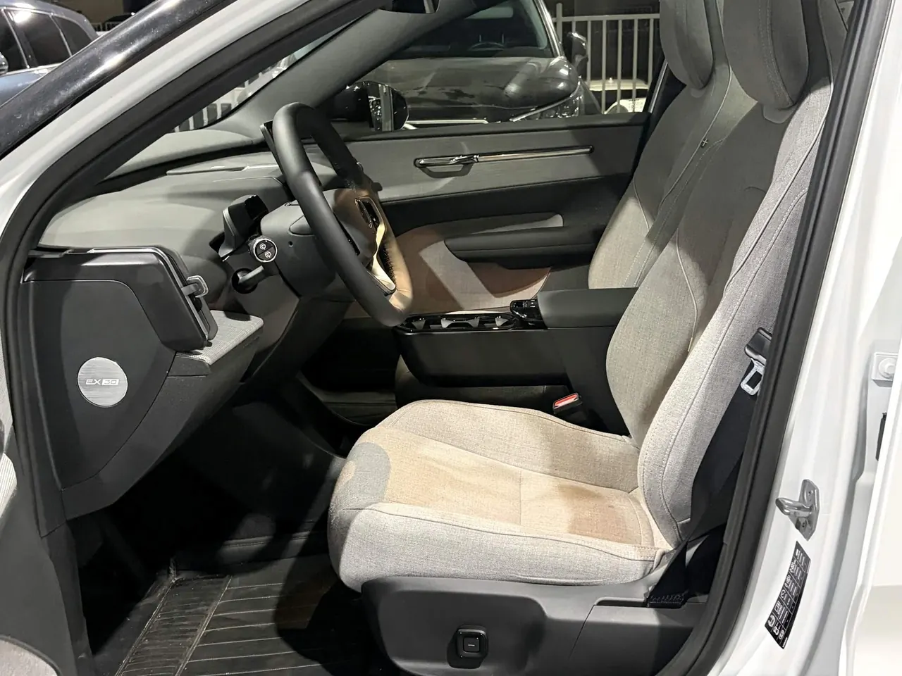 Volvo 2026 EX30 dual-motor four-wheel drive high-performance version Ultra automatic gear 12