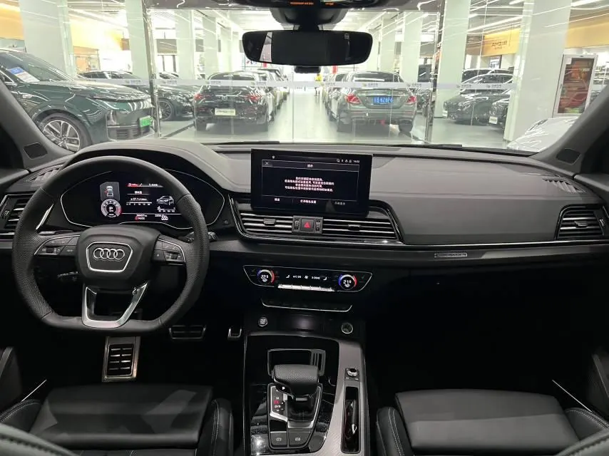 Audi 2024 Q5L 2.0TFSI 45TFSI luxury dynamic automatic transmission 7