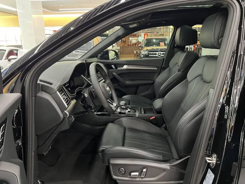 Audi 2024 Q5L 2.0TFSI 45TFSI luxury dynamic automatic transmission 9