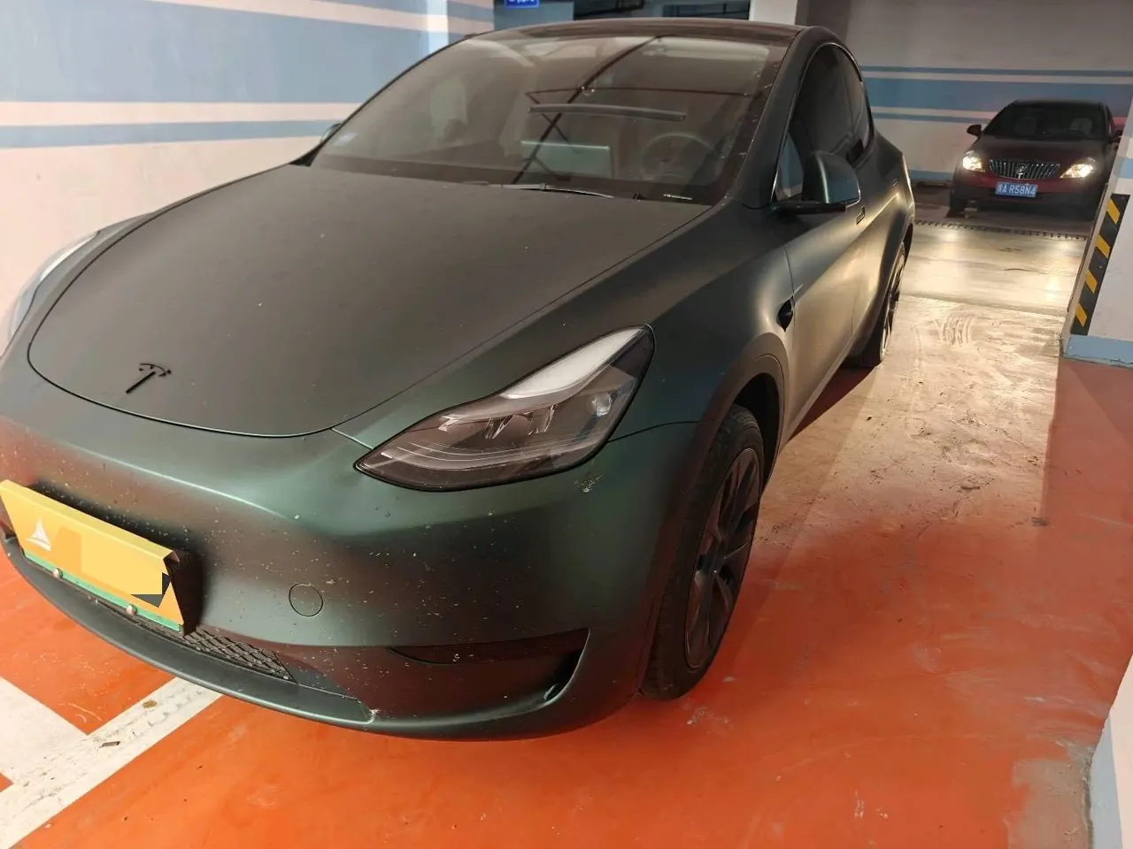 Tesla 2024 Model Y rear-wheel drive version automatic transmission - View 1
