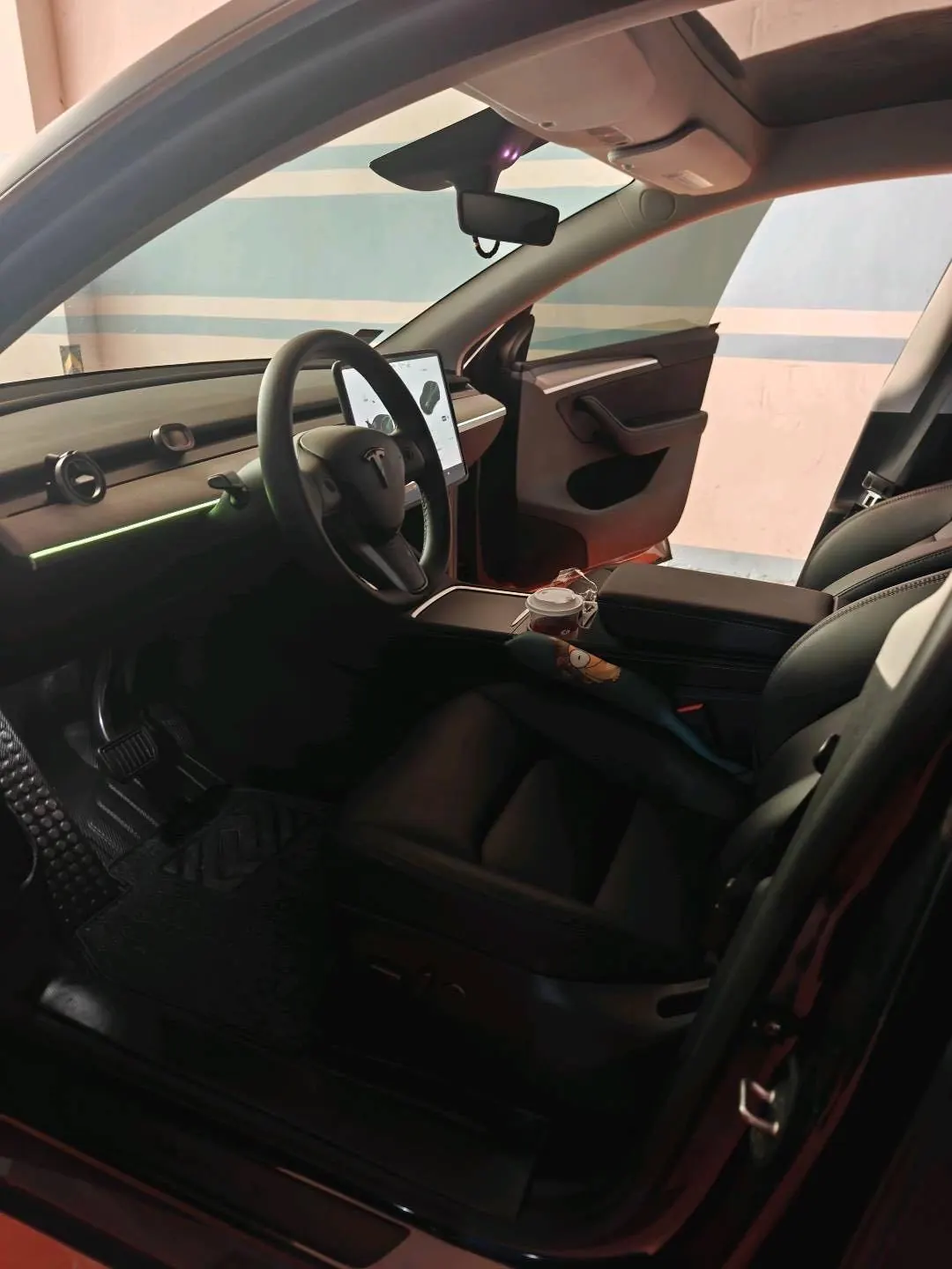 Tesla 2024 Model Y rear-wheel drive version automatic transmission 3