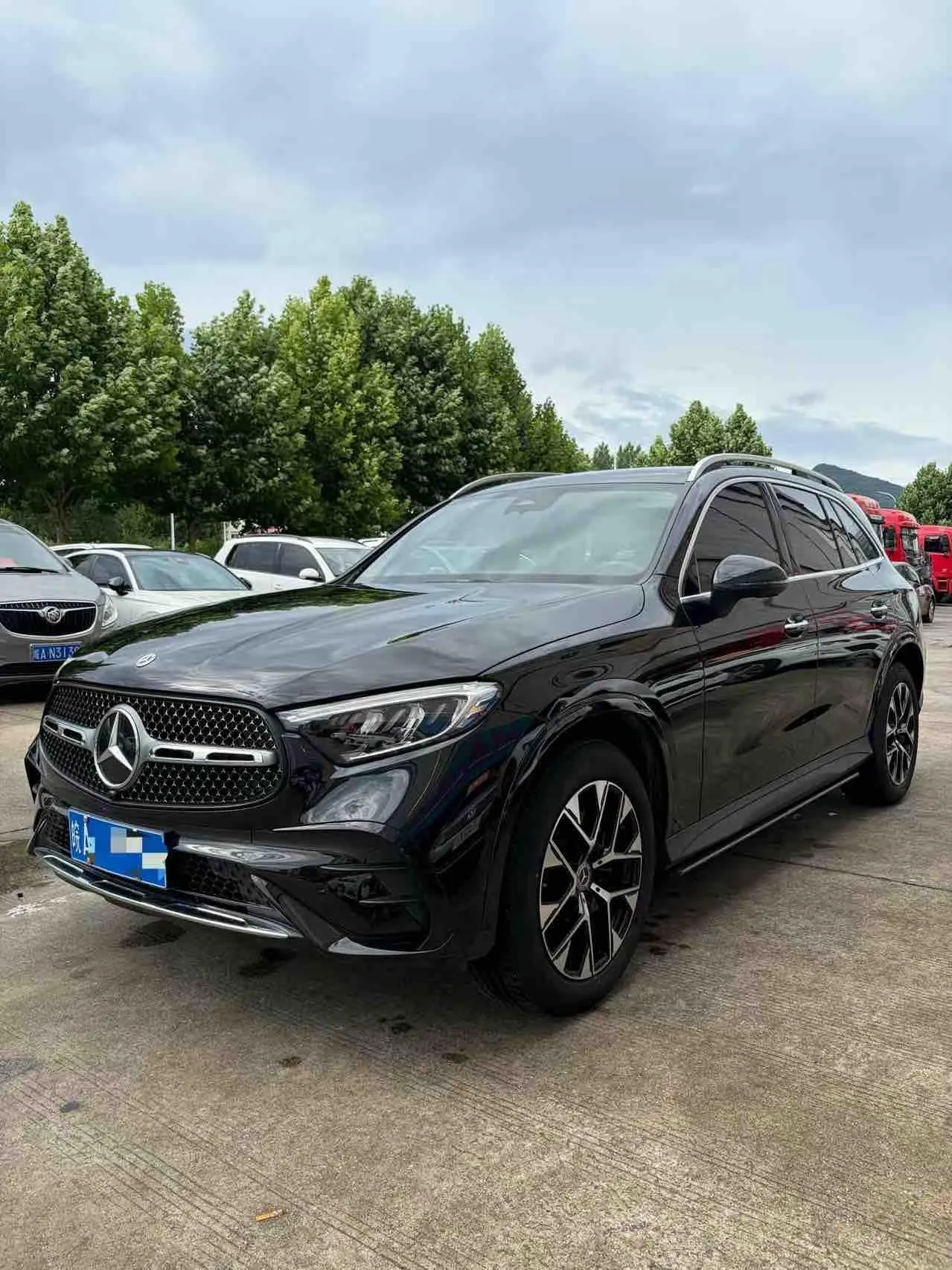 Mercedes Benz 2023 GLC 260 L 4MATIC 48V 2.0T Luxury 5-seat Automatic Gear - View 1