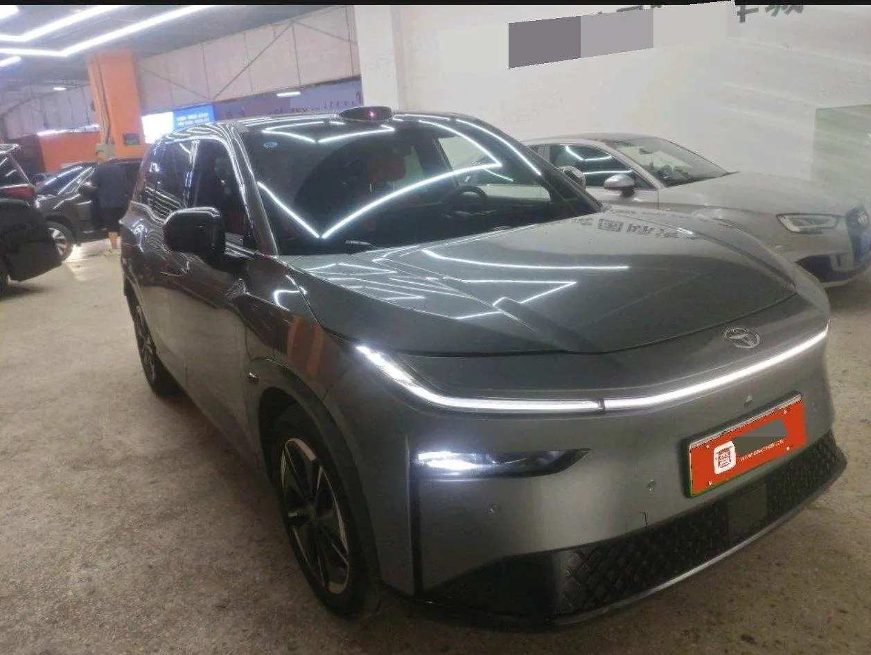 Toyota 2025 Platinum Intelligence 3X 520 Pro Automatic Gear 2