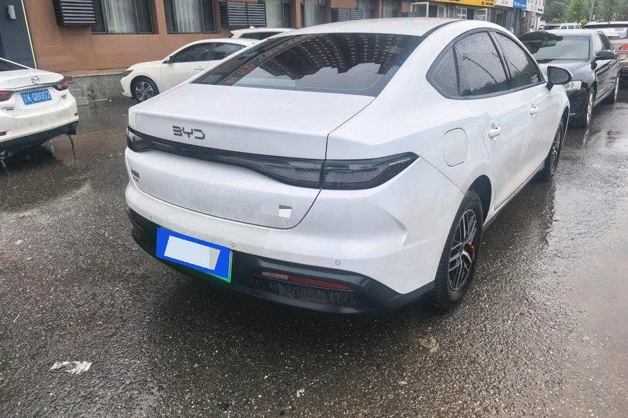 BYD 2026 seals 05 DM-i 1.5 stepless 210KM noble automatic gear 2