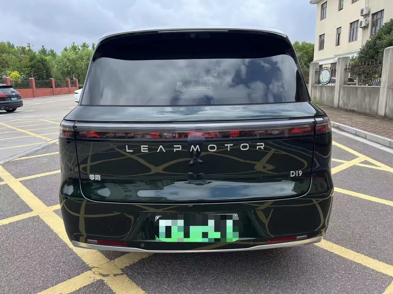 Leapmotor 2026 D 19 500 Zhizun Edition 6-seat Automatic Gear 12