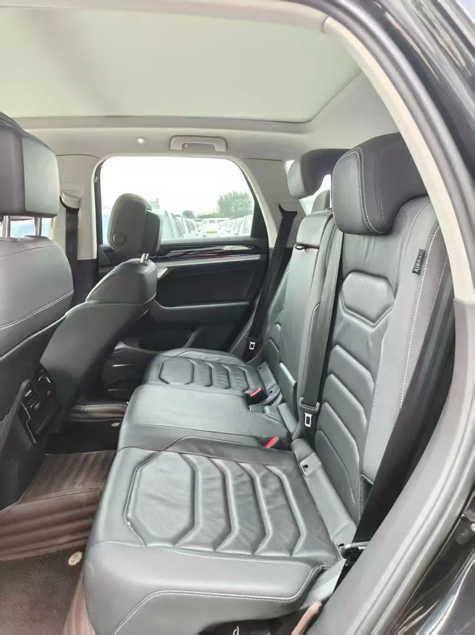 Volkswagen Touareg (Imported) 2020 Touareg 3.0TSI Sharp Edition Automatic Gear 4