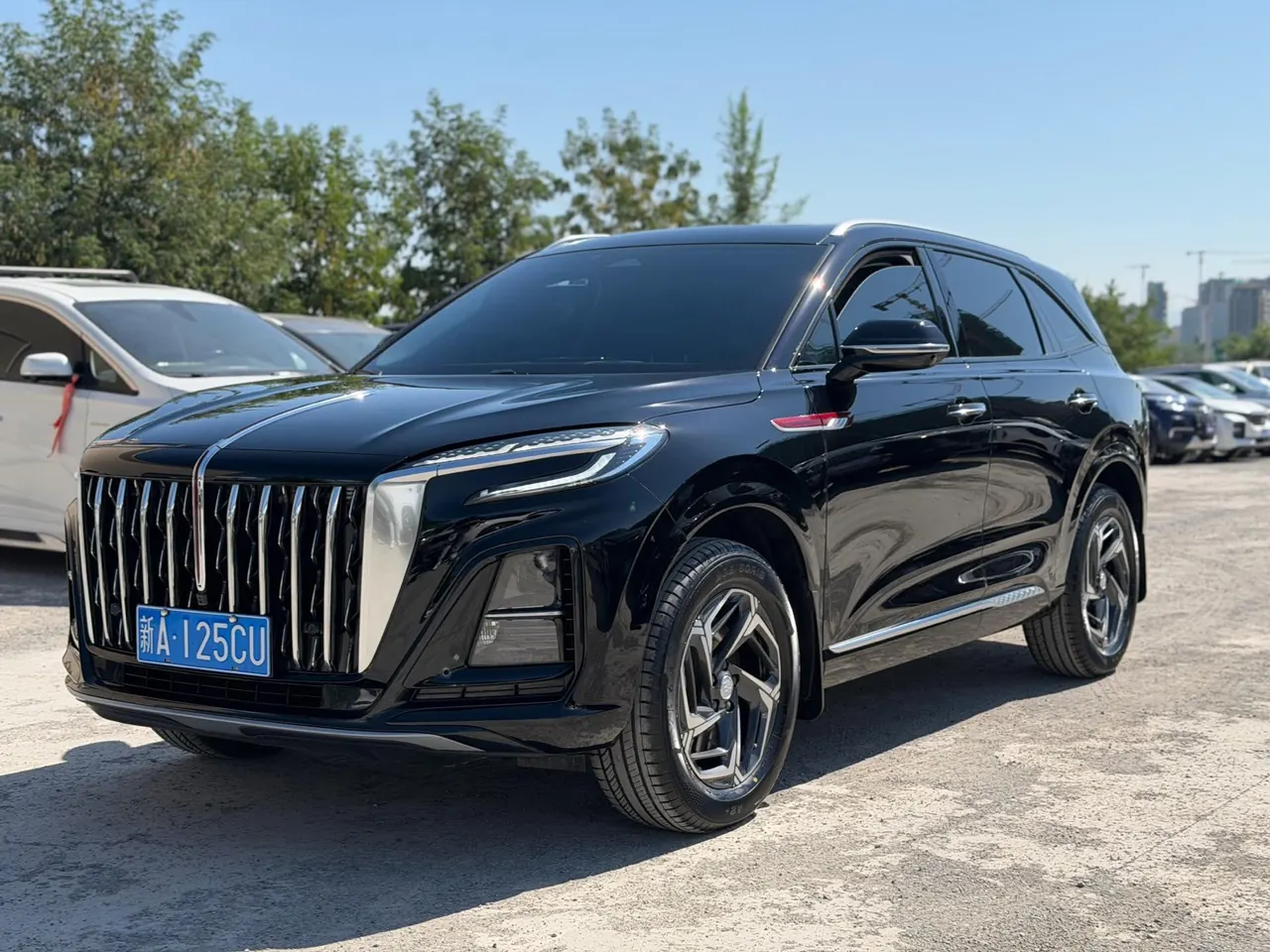 Open image lightbox: HongQi 2024 HS3 1.5T Good for Edition Automatic Gear