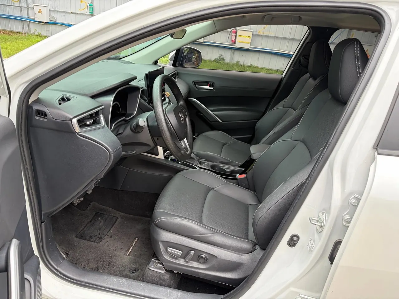 Toyota 2023 Fenglanda Shuangqing 2.0 Stepless Intelligent Electric Hybrid Sports Edition Automatic Gear 5