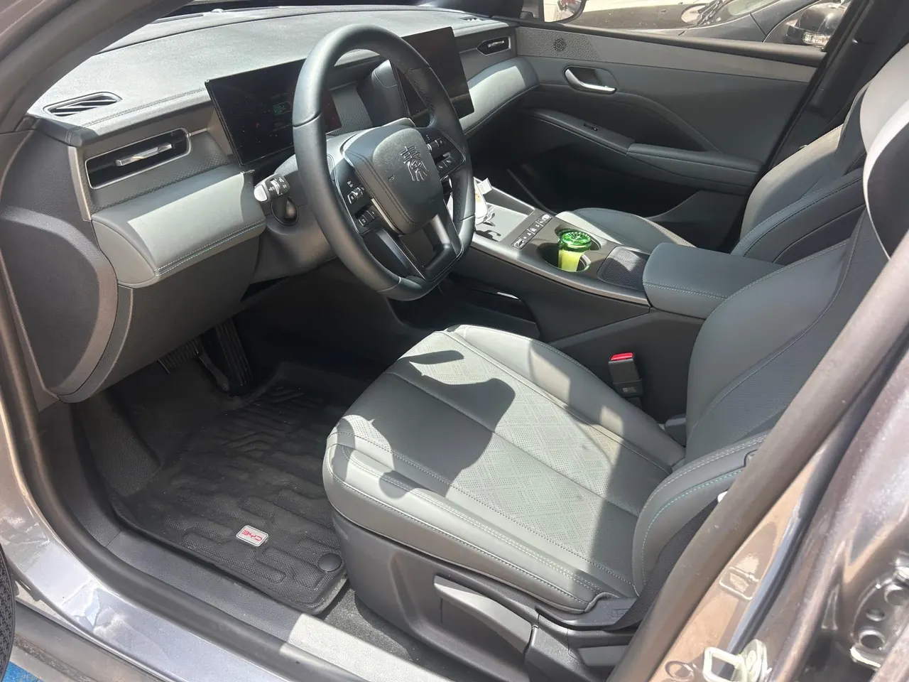 BYD 2026 Qin PLUS DM-i 1.5 CVT 128km Entry-Level Automatic 3