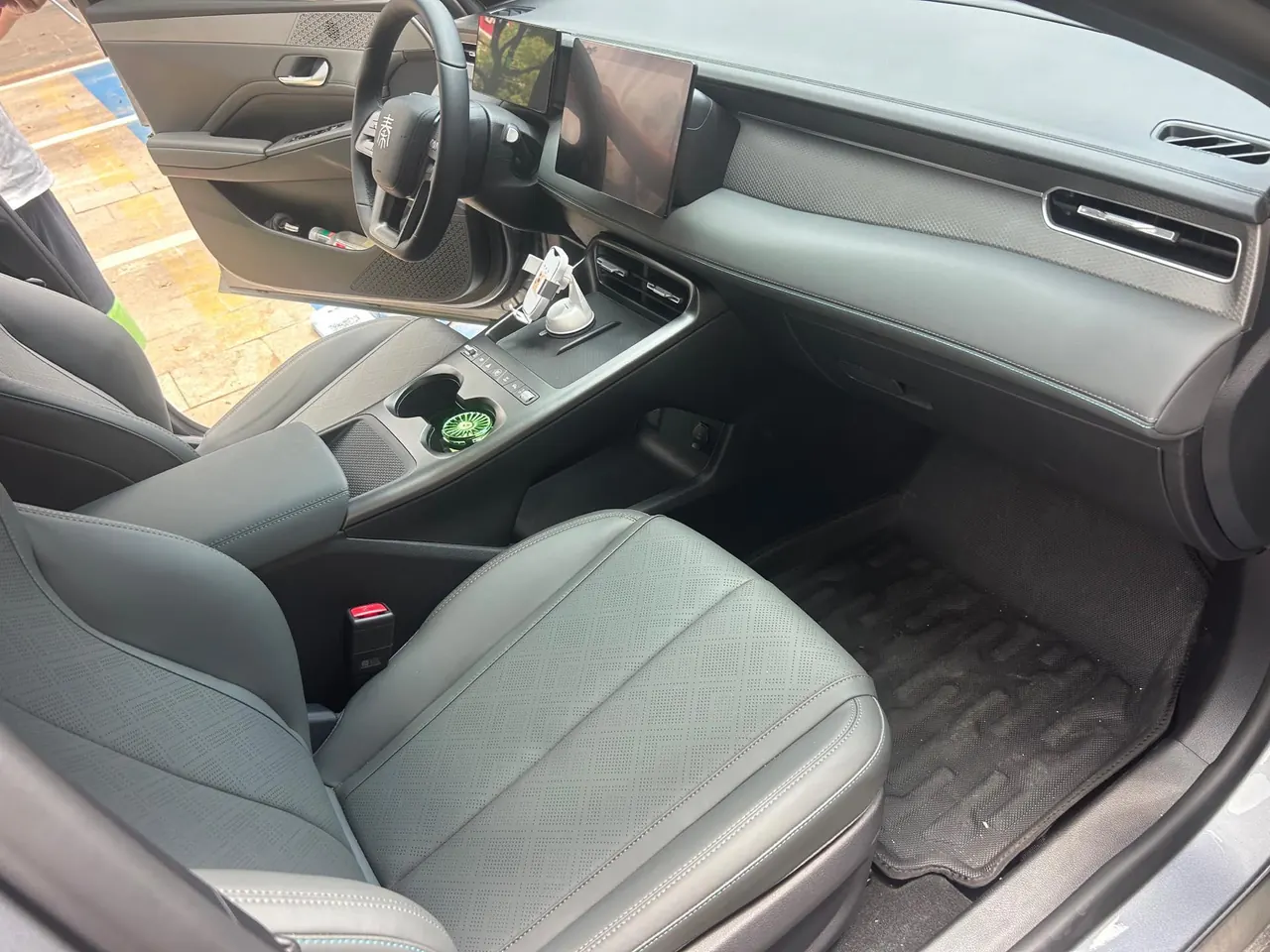 BYD 2026 Qin PLUS DM-i 1.5 CVT 128km Entry-Level Automatic 6