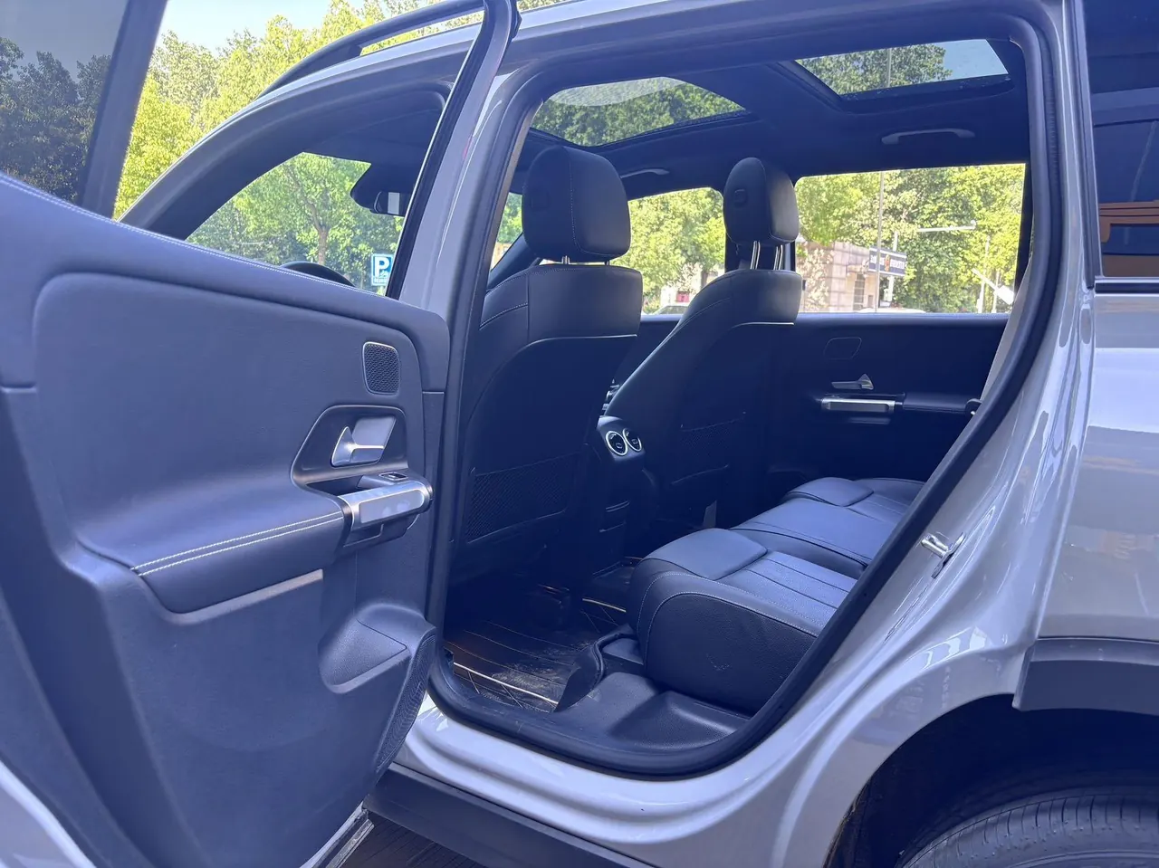 Mercedes Benz GLB 2026 GLB 220 48V 2.0T Collection Edition Automatic Gear 4