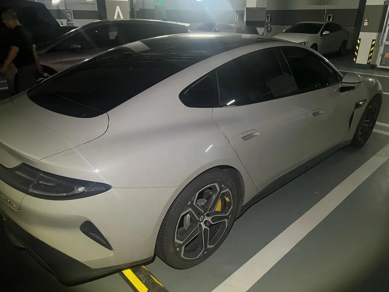 MI 2024 SU 7 800km 4-wheel drive ultra-long endurance high-end smart driving Max version automatic gear 5
