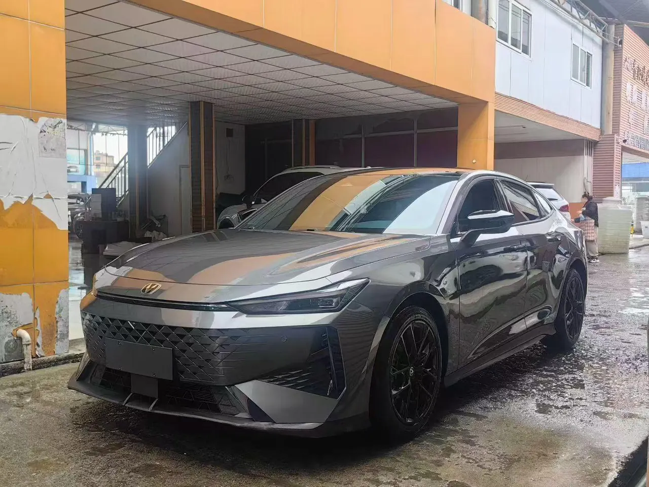 Open image lightbox: ChangAn 2024 UNI-V 1.5T Prestige Automatic