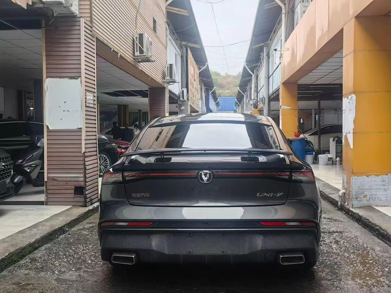 ChangAn 2024 UNI-V 1.5T Prestige Automatic 8