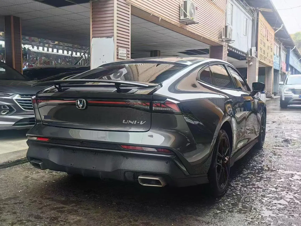 ChangAn 2024 UNI-V 1.5T Prestige Automatic 9